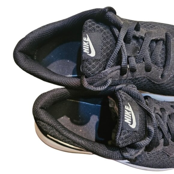 Nike Tanjun sneakers casual shoes boys shoes size 4 Youth - Picture 6 of 8